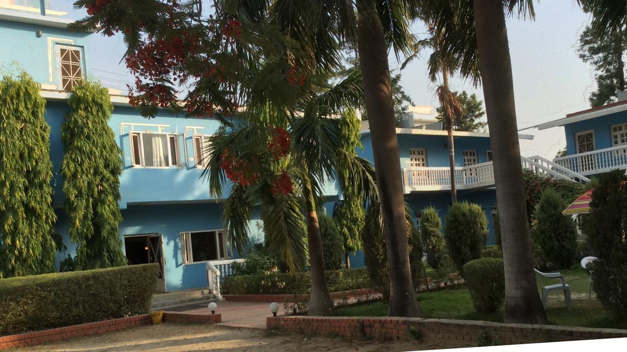 Hotel Megha-Traveller'S Village Nepalgunj エクステリア 写真