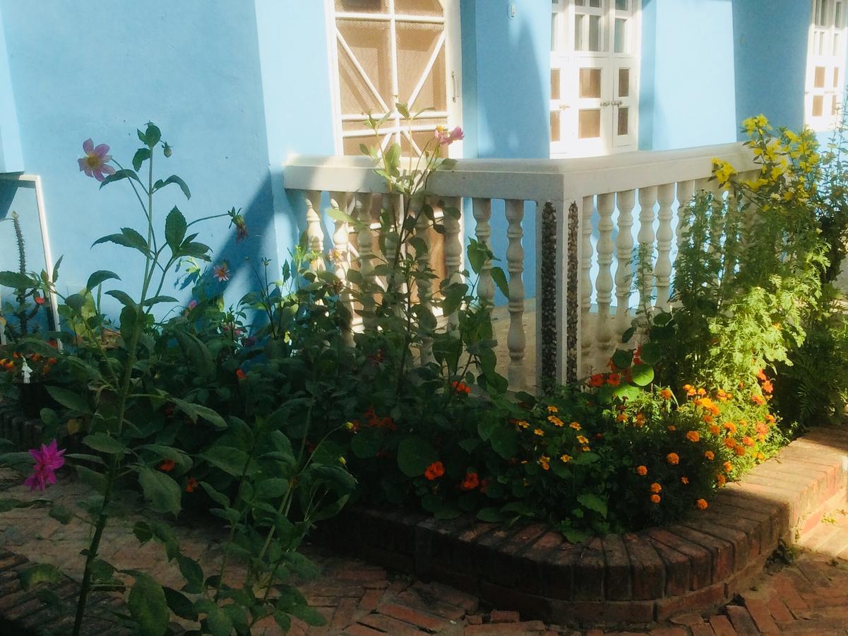 Hotel Megha-Traveller'S Village Nepalgunj エクステリア 写真