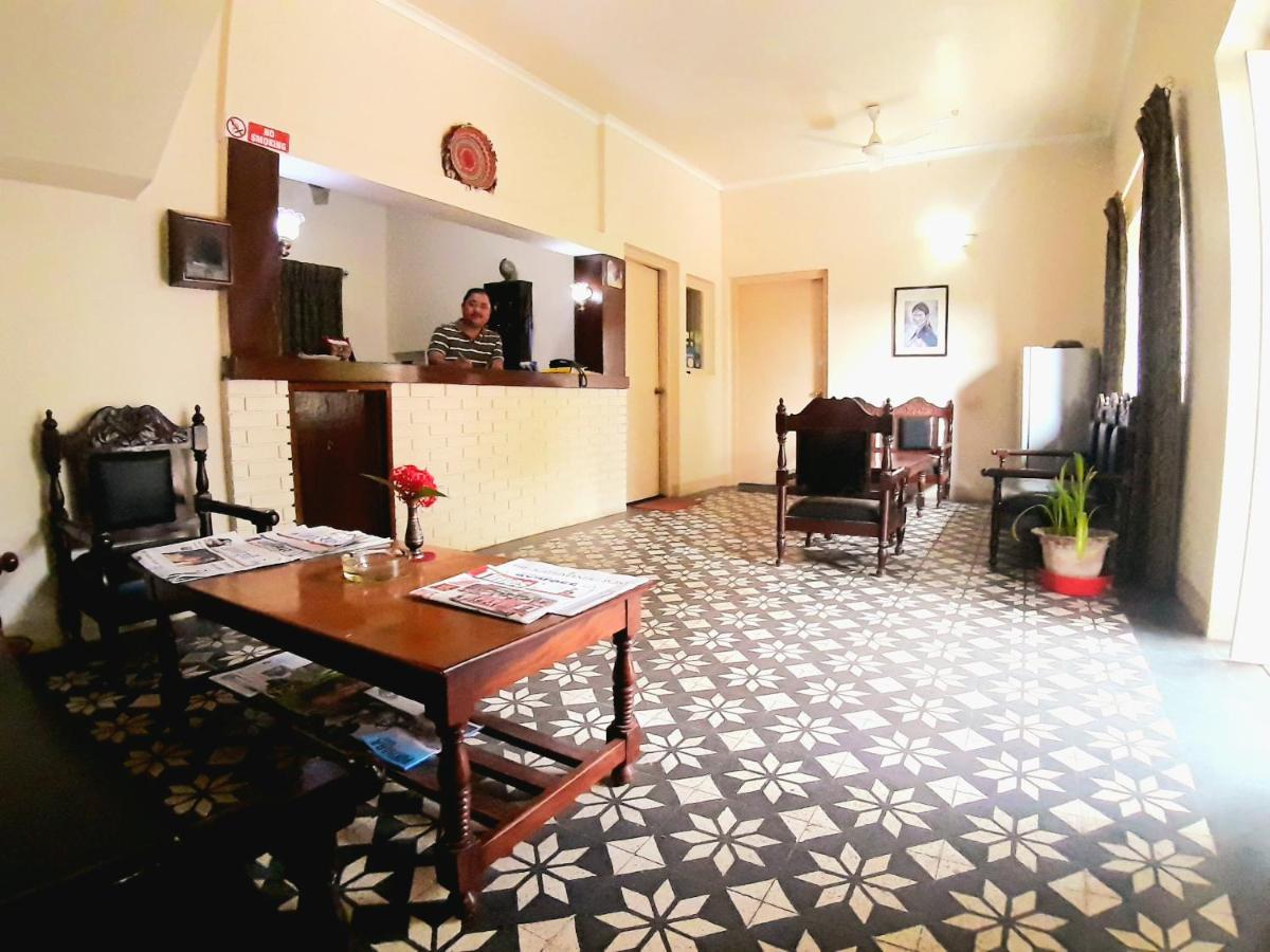 Hotel Megha-Traveller'S Village Nepalgunj エクステリア 写真
